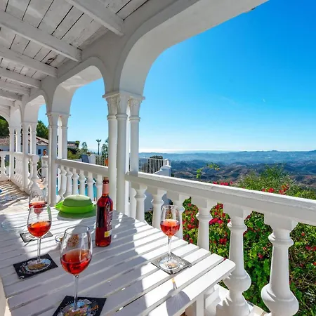 Mirador By *